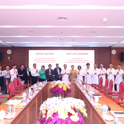 CHUYẾN THĂM QUAN VÀ LÀM VIỆC CỦA ĐOÀN TRƯỜNG ĐẠI HỌC DƯỢC HÀ NỘI CÙNG ĐOÀN CHUYÊN GIA ĐẾN TỪ CÁC TRƯỜNG ĐẠI HỌC CỦA HOA KỲ VÀ THÁI LAN TẠI BỆNH VIÊN HỮU NGHỊ VIỆT XÔ VÀ BỆNH VIỆN TRUNG ƯƠNG QUÂN ĐỘI 108